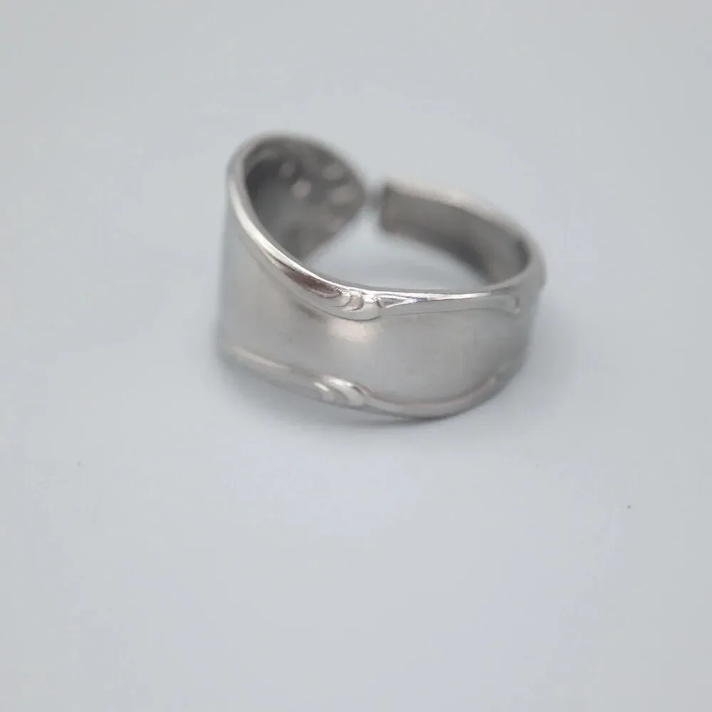 Clean Element Size 11 Spoon Ring Stainless Steel Polished Vintage Water Waves